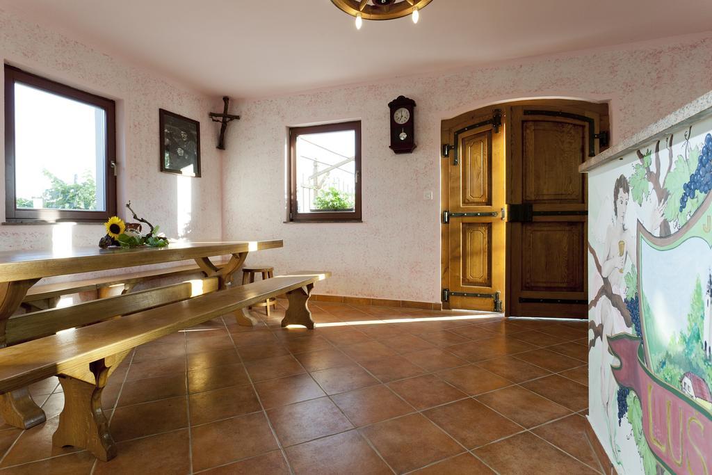 Vineyard Cottage Lustek Novo Mesto Rom bilde