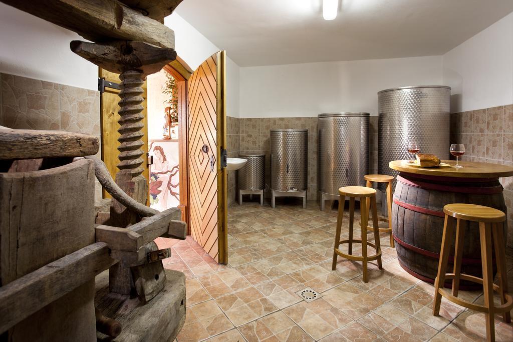 Vineyard Cottage Lustek Novo Mesto Rom bilde
