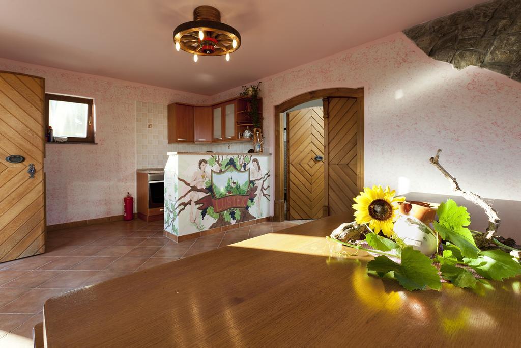 Vineyard Cottage Lustek Novo Mesto Rom bilde
